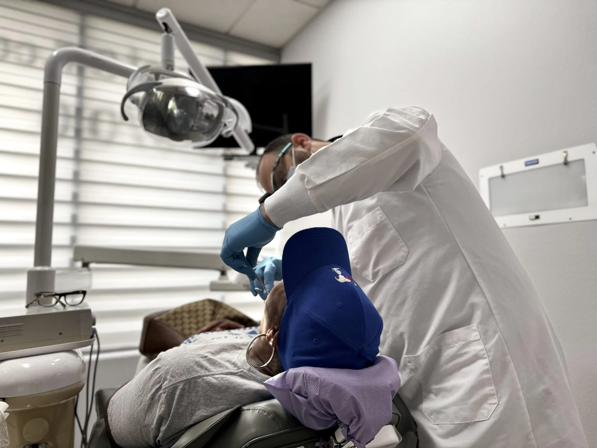 Dentist_In_North_Hollywood_CA_tratment